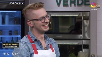 Jakub, el participante del equipo rojo que realizó el postre y puso a todo el jurado muy "hot".