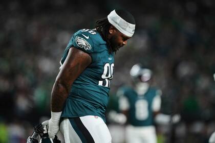 Jalen Carter, de Eagles, evita suspensión y es multado con US$57.222 por escupir a Dak Prescott