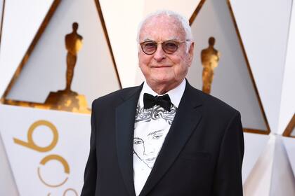 James Ivory, luciendo la remera del personaje de Timothée Chalamet en Llámame por tu nombre, la película que escribió y por la que fue nominado al Oscar en la categoría mejor guion adaptado