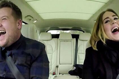 Adele protagonizó el último Carpool Karaoke de James Corden y se despachó con la sólida amistad que mantiene con el conductor