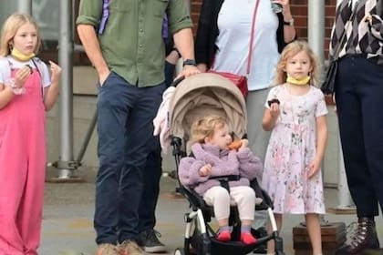 James, Inez y Betty paseaban muy tranquilas junto a Blake Lively y Ryan Reynolds; esta es de las únicas veces que se ha logrado captar a las tres