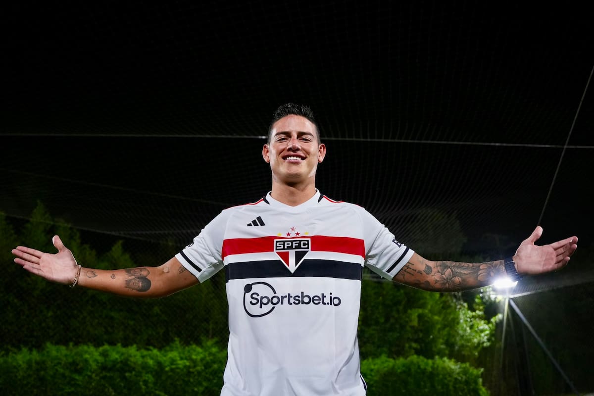 James Rodríguez firmó este sábado como refuerzo de San Pablo, que será rival del Ciclón en la Copa Sudamericana; el pichón surgido en Banfield de la mano de Falcioni, un refuerzo de jerarquía