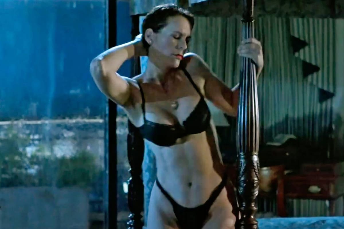 Jamie Lee Curtis y el striptease más desopilante del cine en Mentiras Verdaderas