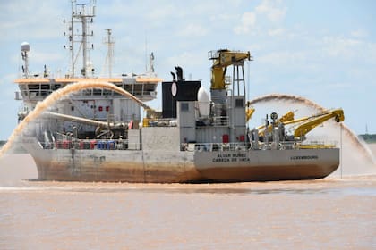 Jan de Nul realiza tareas de sobredragado en el río Paraná