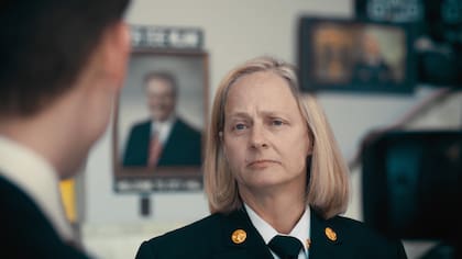 Jan Rader, la jefa de bomberos que es una de las heroínas a las que alude el ciclo de Netflix