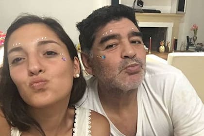 Jana Maradona defendió a su papá en las redes