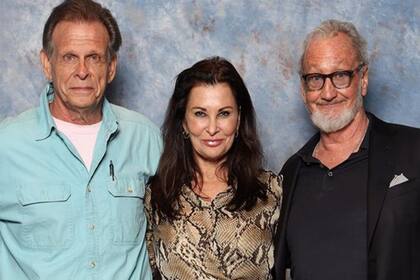 Marc Singer, Jane Badler y Robert Englund