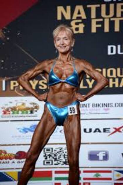 Janice tiene más de 20 títulos por levantar pesas y compite constantemente.