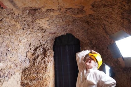 Janice Yellin dentro de una pirámide nubia que data de al menos 2.400 años a.G. (antes de Google)