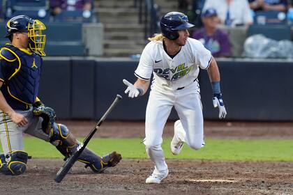Jankowski impulsa carrera del triunfo de Rays, 3-2 sobre Cerveceros tras raras demoras por lluvia