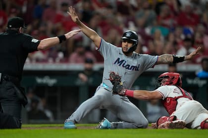 Janson Junk brilla en la victoria de los Marlins sobre los Rojos por 5-1