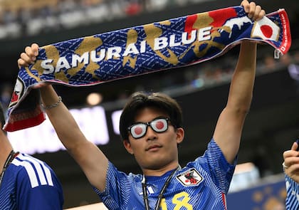 Japan's fan cheers for his team ahead of the 2026 World Cup Group F football match between Japan and Sweden at the Dallas Stadium in Arlington on June 25, 2026. (Photo by Paul ELLIS / AFP)