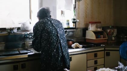 Japón está experimentando un prolongado problema de hikikomori, por lo que padres ancianos todavía mantienen a sus hijos adultos (foto de archivo)