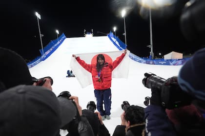 Japón gana otra medalla en snowboard mientras la reina del big air, Anna Gasser, se despide