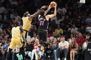 Jaquez anota 32, Ware tapa 7 tiros y el Heat arrolla 152-136 a los Wizards
