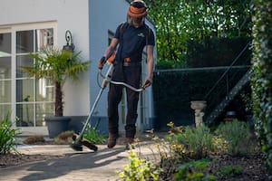Jardinero paisajista es uno de los trabajos que se puede realizar con la visa H-2B