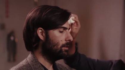 Jason Schwartzman es un escritor de personalidad difícil en Analizando a Phillip