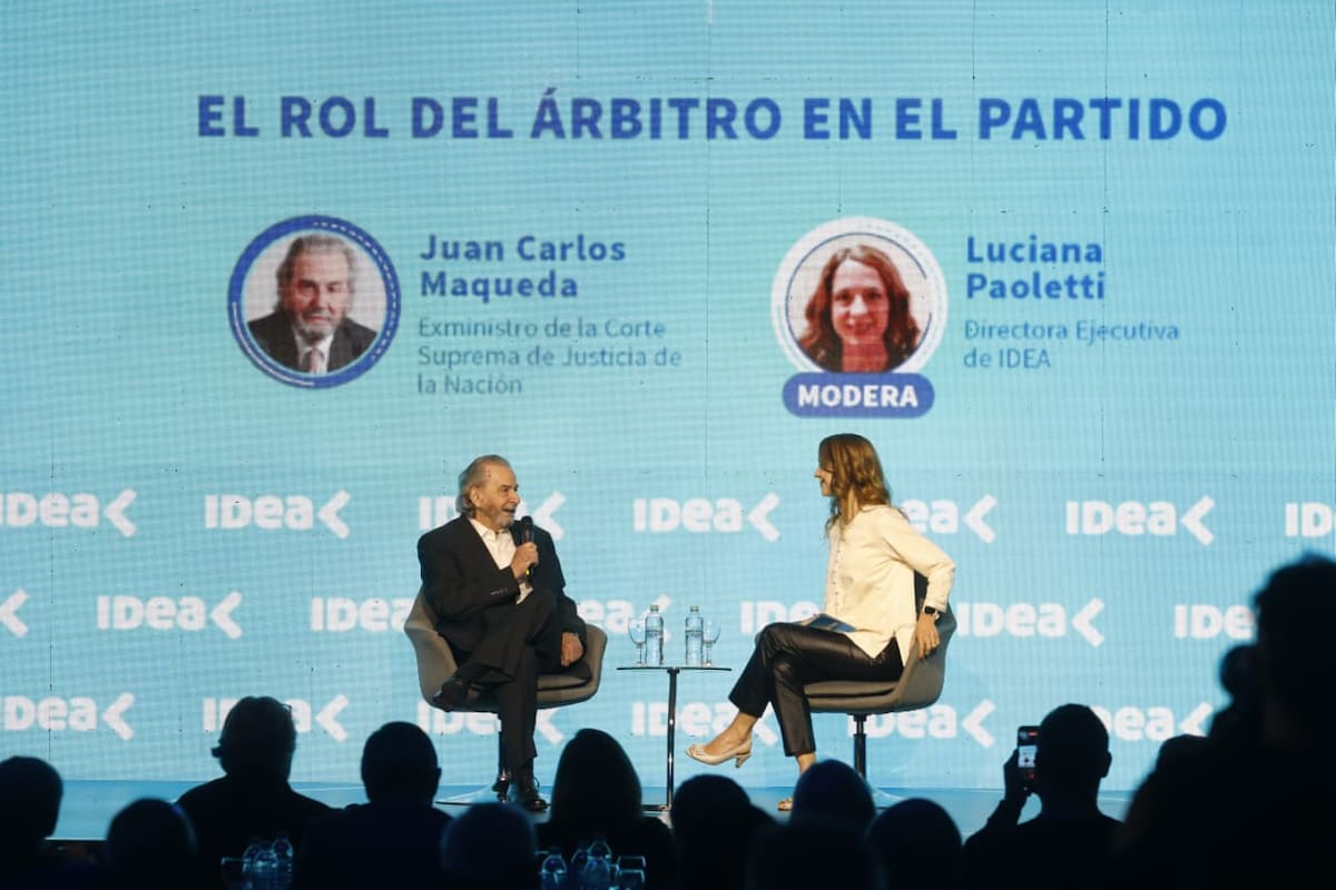 Jaun Carlos Maqueda en el coloquio de IDEA