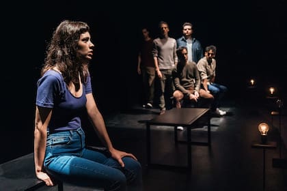 "Jauría" es una obra de teatro documental que fue escrita a partir de transcripciones reales de un juicio sobre una violación colectiva