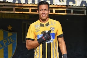 Javier Balbuena, arquero titular de Puerto Nuevo en la Primera C