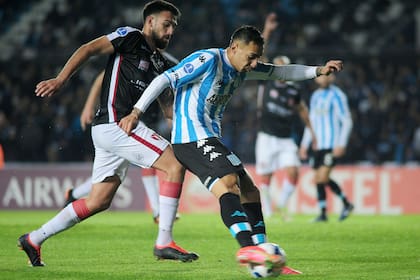 Javier Correa, el jugador de Racing que más goles se perdió ante River de Uruguay