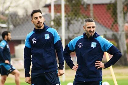 Javier Correa y Licha López, dos de los cuatro delanteros con los que Claudio Úbeda intentará cortar la sequía de Racing, frente a San Lorenzo.