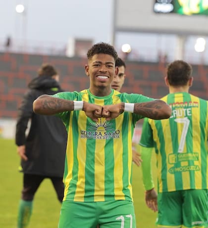 Javier Cuesta Baena, autor del 3-2 de Aldosivi ante Vélez