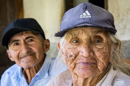 Javier Delgado (109) y Mercedes Retete (94) dos pobladores de Vilcabamba (GAD Parroquial Vilcabamba/RT)