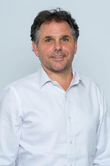 Javier Fabeiro: "La gente que tiene pesos busca comprar bienes durables y que están relativamente baratos en términos de dólar. A esto se sumó el efecto de los planes como Ahora 12 y Ahora 18. En vez de quedarse con los pesos, los consumidores los vuelcan a la compra de un electrodoméstico. El fenómeno ya lo vimos en el verano con los equipos de aire acondicionado y esperamos que se repita con los televisores”