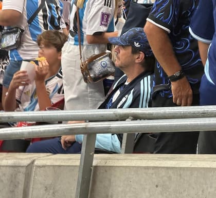 Javier Faroni, en la tribuna del estadio de Atlanta donde se jugó Argentina-Inglaterra
