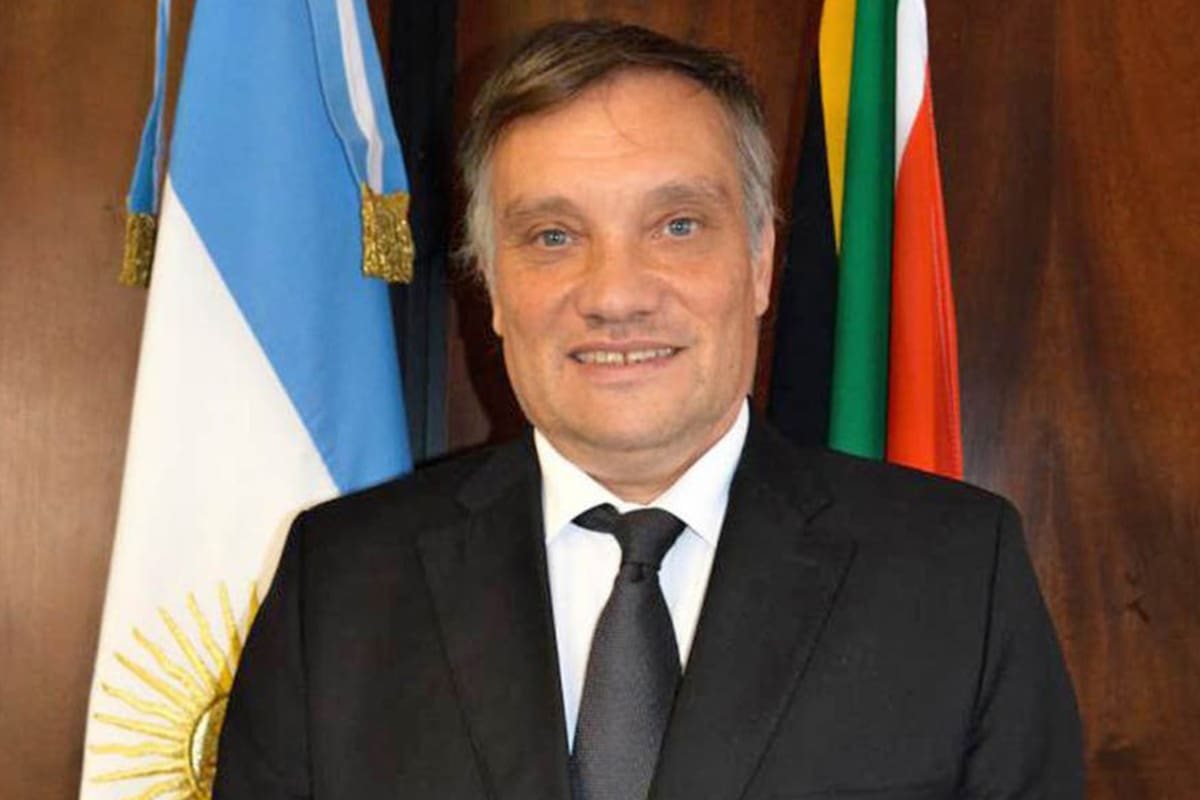 Javier Figueroa fue designado por el Gobierno nacional para asistir a la coronación del Rey Carlos III