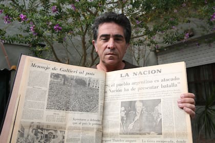 Javier García puso a la venta su colección de objetos de la guerra de Malvinas