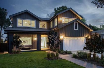 Javier Hernández adquirió la casa en una exclusiva zona de Los Ángeles por cinco millones de dólares