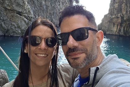 Javier, junto a su novia, Eti.