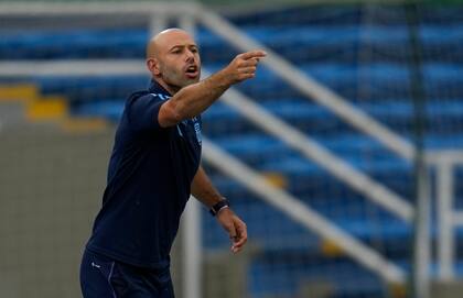 Javier Mascherano busca respuestas rápidas para reposicionarse en el Sudamericano Sub 20