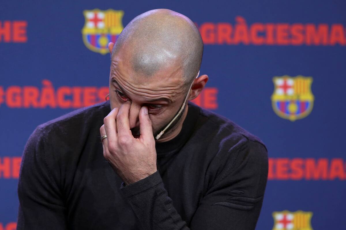 Javier Mascherano, emocionado en su despedida del club