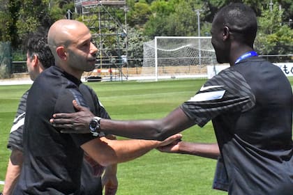 Javier Mascherano se presentó con un triunfo al frente de la Sub 20