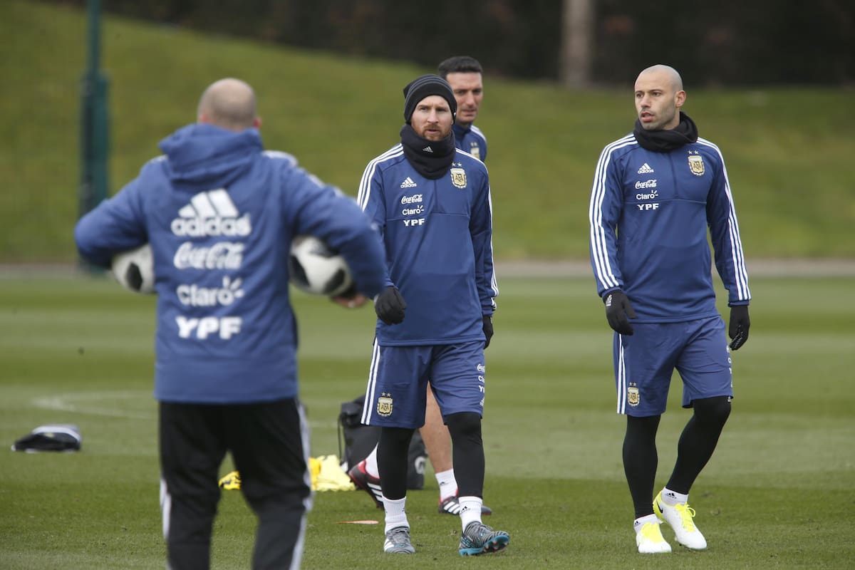Javier Mascherano y Lionel Messi, en los recientes entrenamientos en Manchester antes del partido con Italia