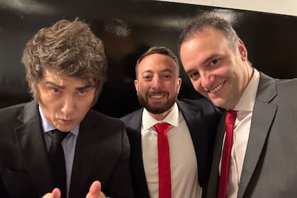 Javier Milei, Agustín Laje y Manuel Adorni, en una foto de archivo