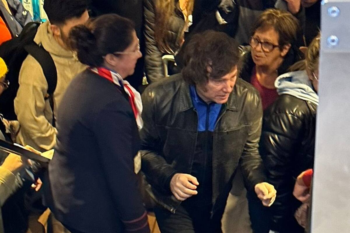 Javier Milei, al llegar a Colonia del Sacramento, en Uruguay