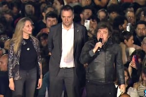 Javier Milei cerró el viernes un acto en Córdoba donde dijo que los audios de Spagnuolo fueron hechos con inteligencia artificial; al día siguiente, en una entrevista en radio Mitre, cuestionó el contenido de los audios, validando de alguna manera su existencia