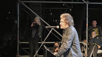 Javier Milei cerró su campaña con un acto en Parque Lezama