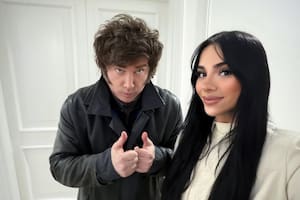 Javier Milei con una de las propagandistas que recibió en Olivos