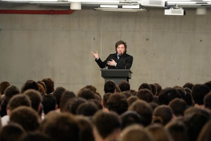 Javier Milei confundió a Odiseo con Eliseo en la Universidad Torcuato Di Tella