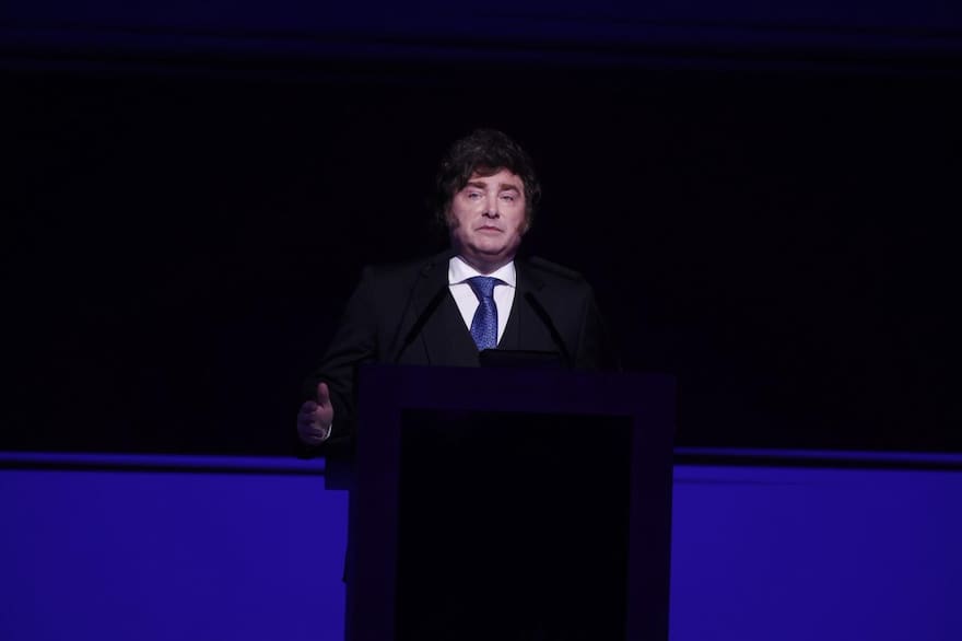 Milei se reunió con empresarios farmacéuticos y anunció una inversión de US00 millones en el sector de la salud Milei se reunió con empresarios farmacéuticos y anunció una inversión de US00 millones en el sector de la salud