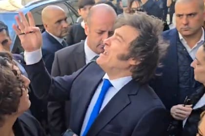 Milei relanzó la campaña de LLA junto a Santilli y busca dejar atrás la crisis por el escándalo de Espert - Image 3