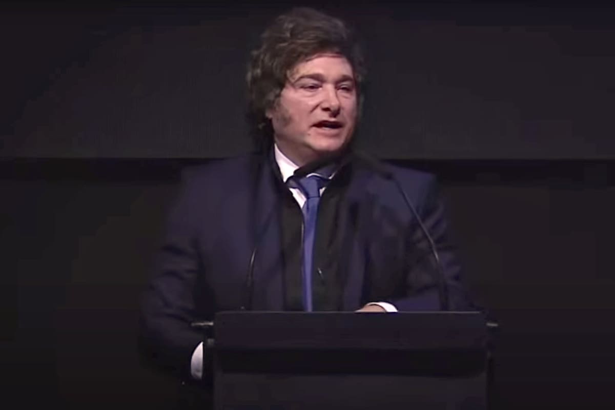 Javier Milei durante el acto en La Plata