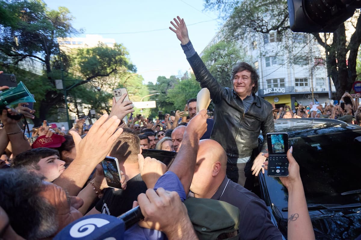 Javier Milei, durante una recorrida de campaña en el centro de Mendoza
