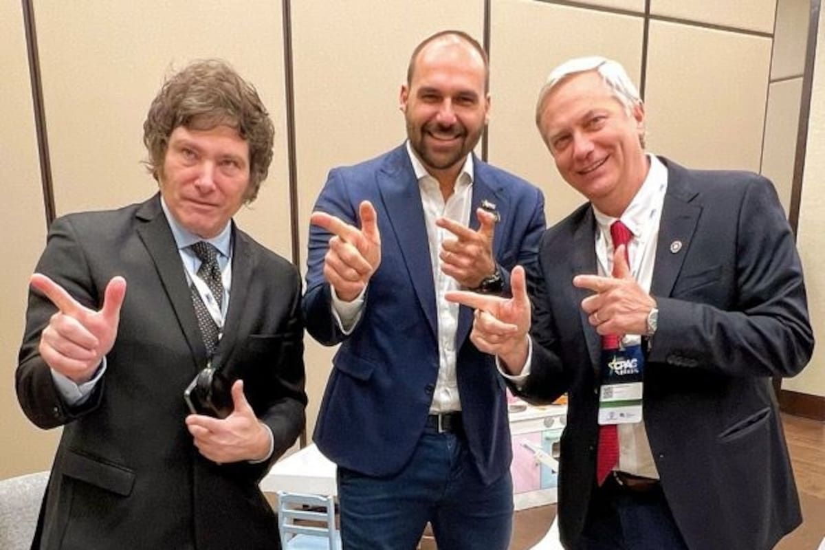 Javier Milei, Eduardo Bolsonaro y José Antonio Kast compartieron un foro "contra el socialismo" en Brasil