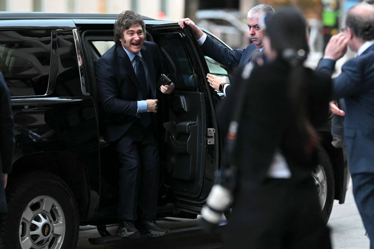 Javier Milei, el jueves pasado, antes de ingresar a ver a la jefa del FMI después de una de las peores semanas desde que asumió la Presidencia